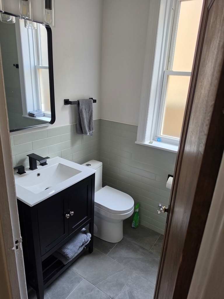 4321 N Leavitt Street - Photo 4