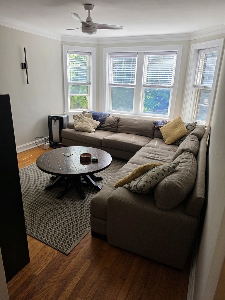 4321 N Leavitt Street - Photo 9