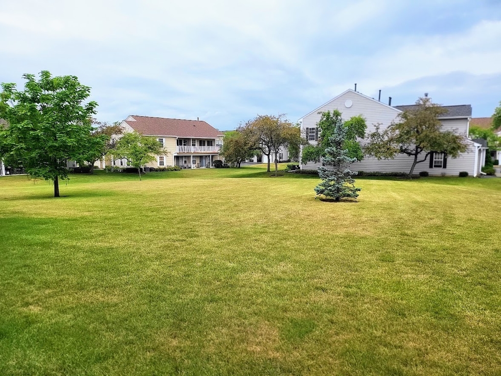 600 W Streamwood Boulevard - Photo 16