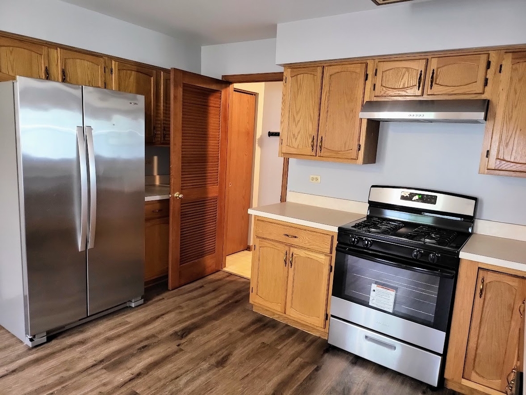 600 W Streamwood Boulevard - Photo 5