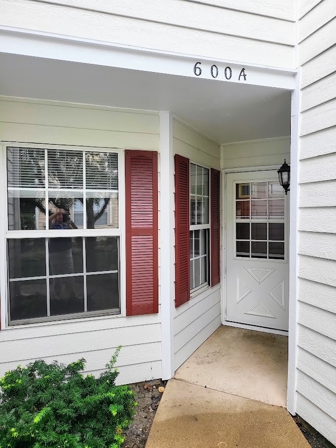 600 W Streamwood Boulevard - Photo 1