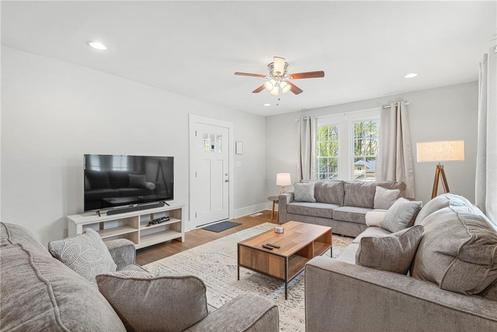 1026 Deckner Avenue Sw - Photo 11