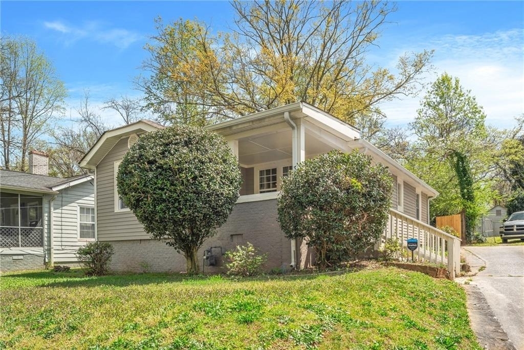1026 Deckner Avenue Sw - Photo 1