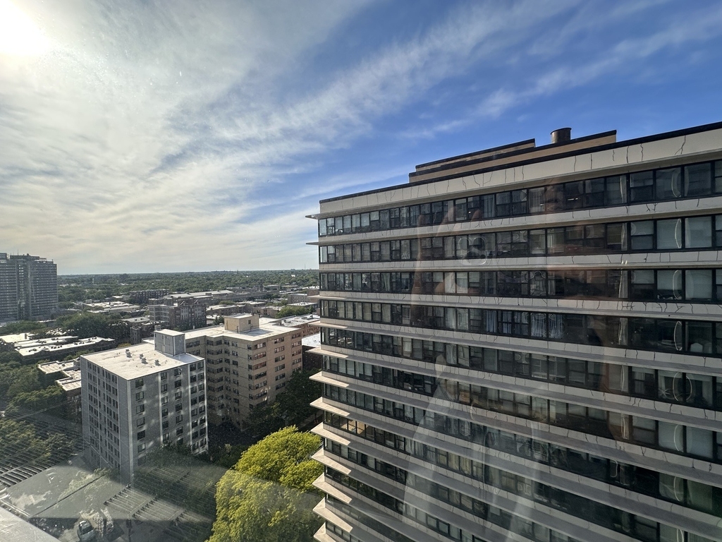 5757 N Sheridan Avenue - Photo 17