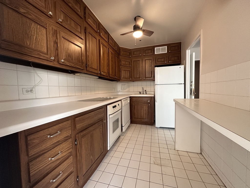 5757 N Sheridan Avenue - Photo 12
