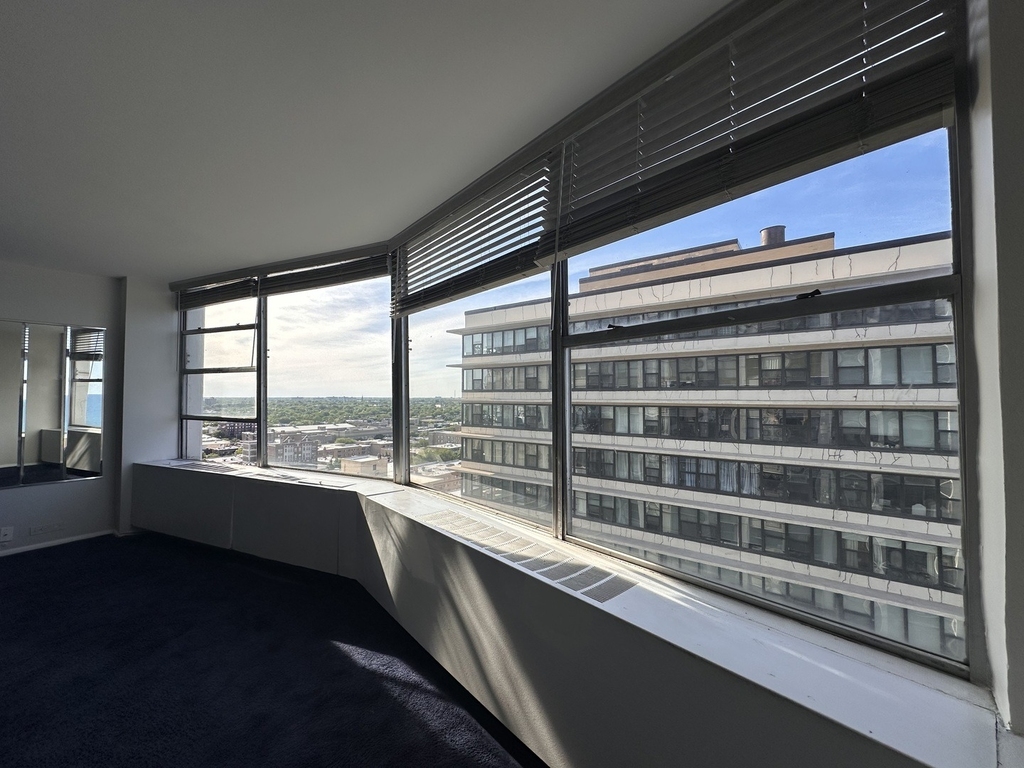 5757 N Sheridan Avenue - Photo 9