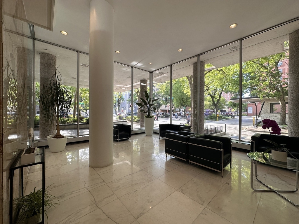 5757 N Sheridan Avenue - Photo 1