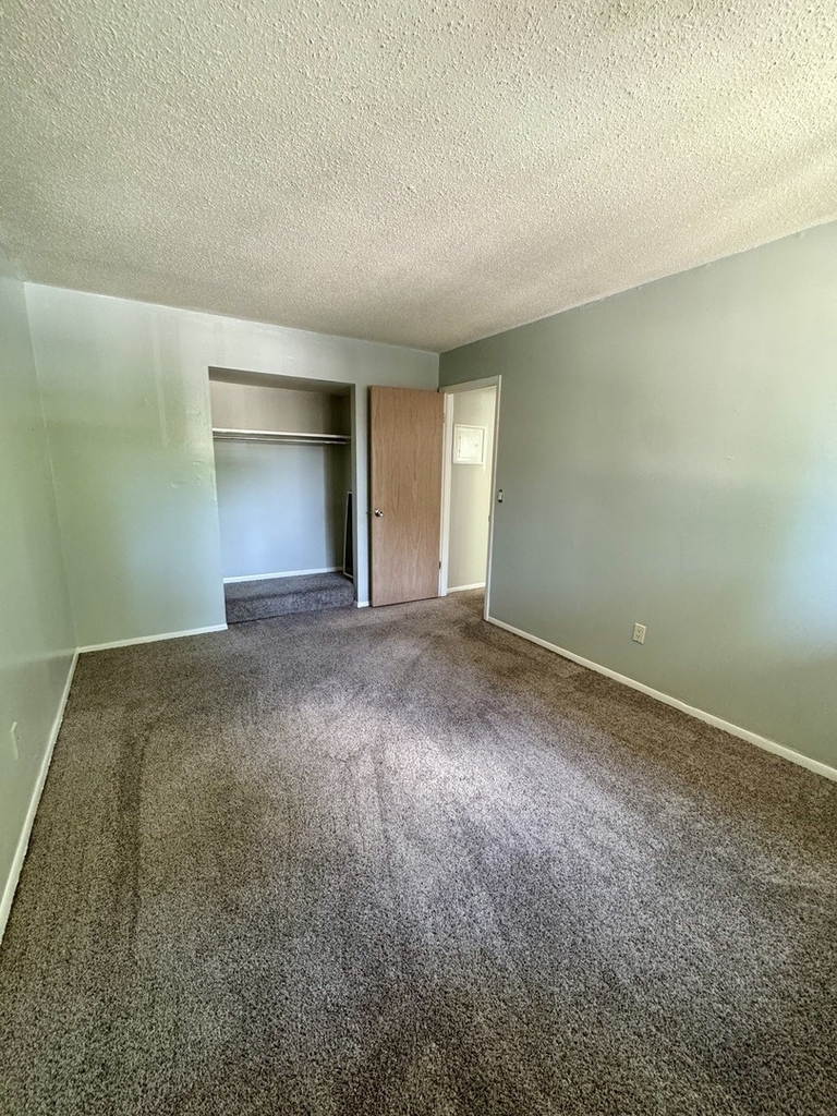 2827 N Elsie Avenue - Photo 6