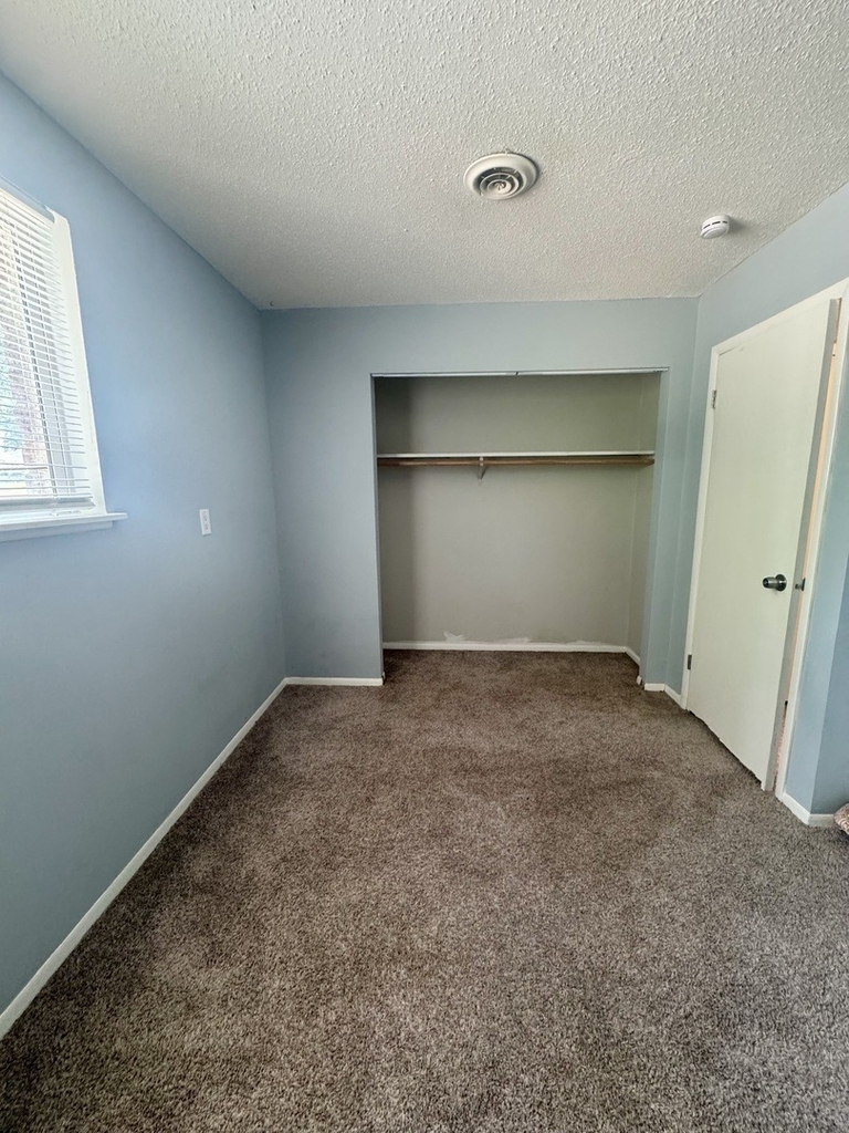 2827 N Elsie Avenue - Photo 5
