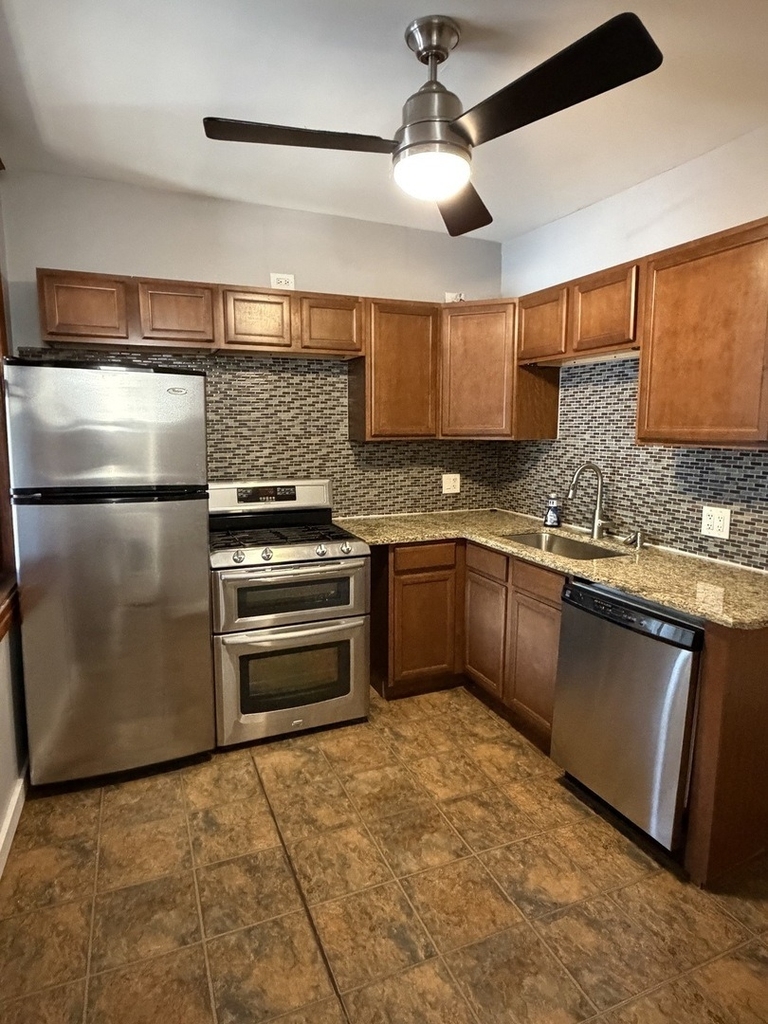 4847 N Claremont Avenue - Photo 5