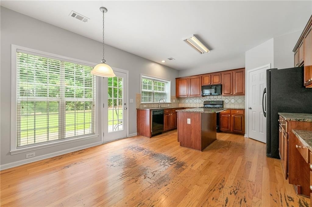 28 Crystal Way - Photo 2