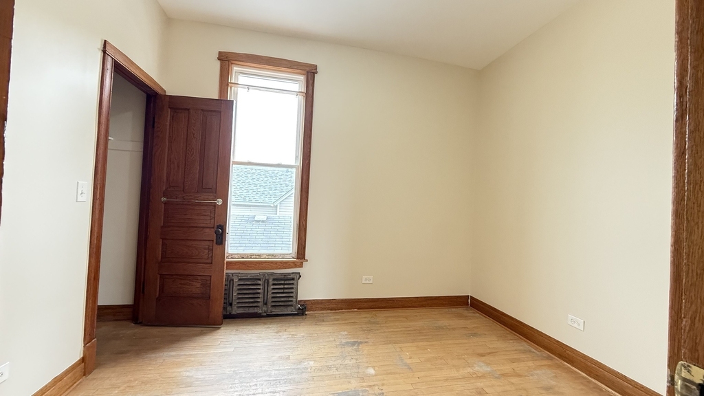 2022 N Lawler Avenue - Photo 9