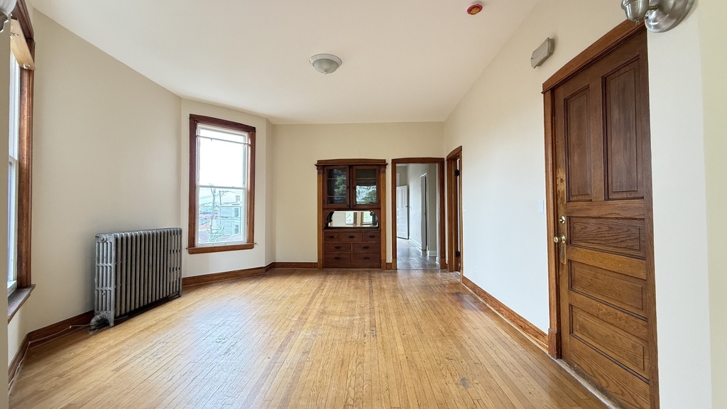 2022 N Lawler Avenue - Photo 5