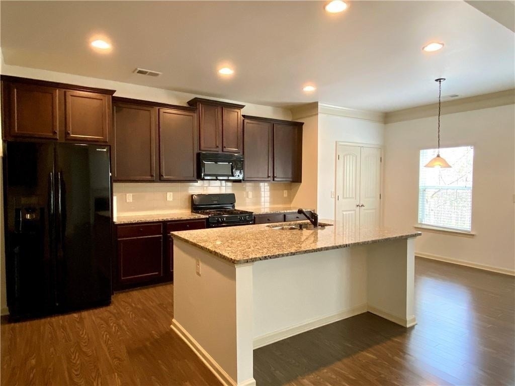 611 Stonehurst Lane - Photo 2