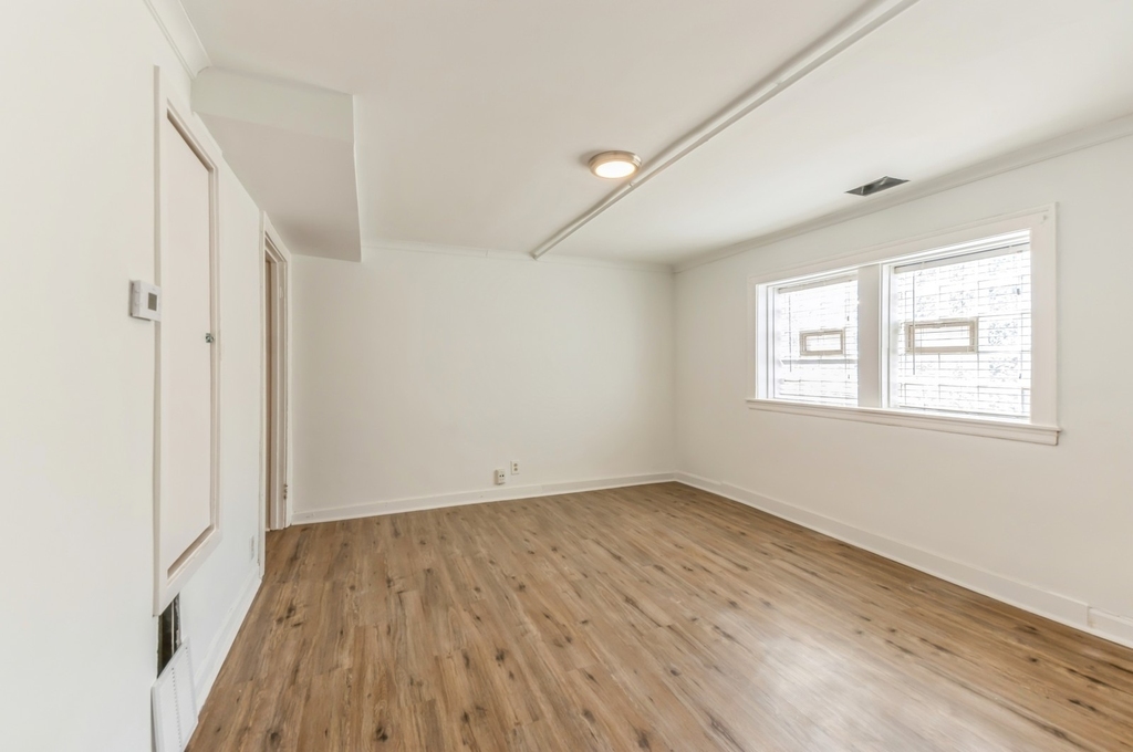 3501 N Albany Avenue - Photo 3