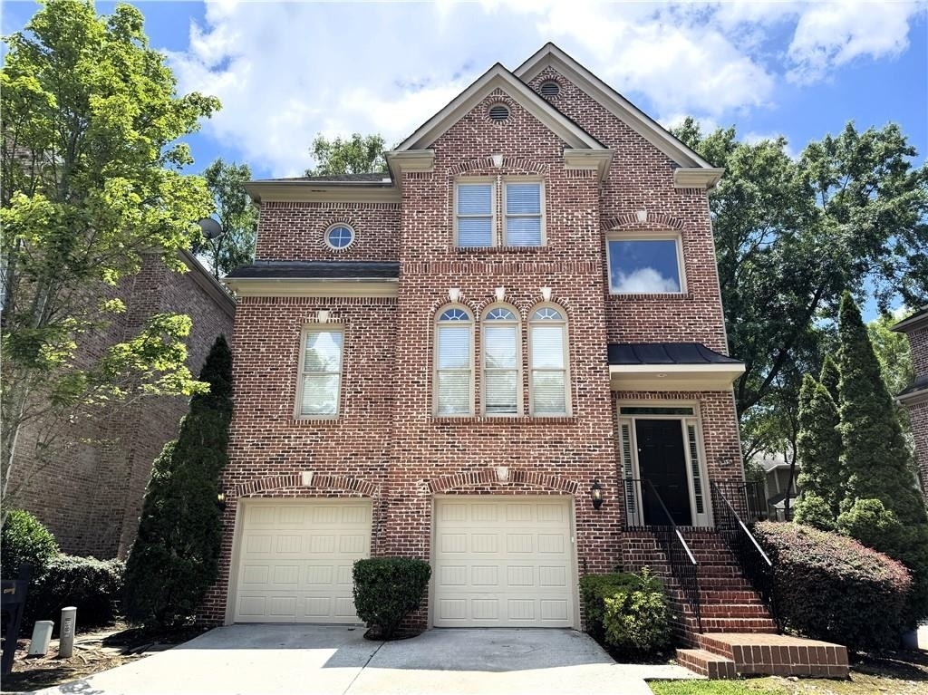 889 Lenox Ct Ne - Photo 0