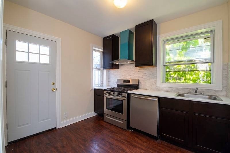 4825 N Sawyer Avenue - Photo 7