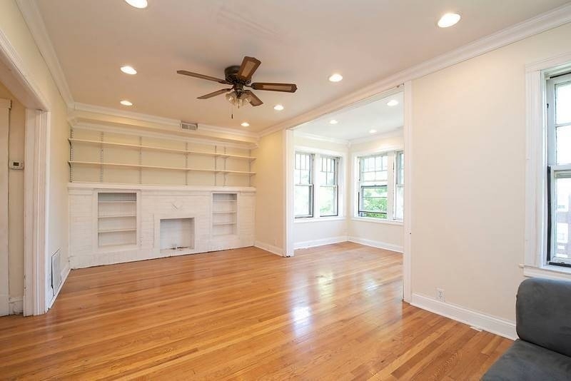4825 N Sawyer Avenue - Photo 2