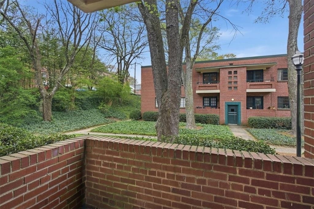 1381 Normandy Drive Ne - Photo 15