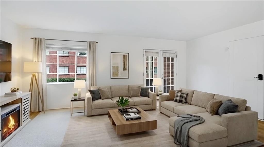 1381 Normandy Drive Ne - Photo 3