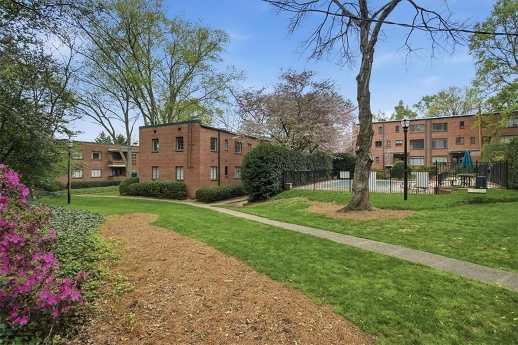 1381 Normandy Drive Ne - Photo 16
