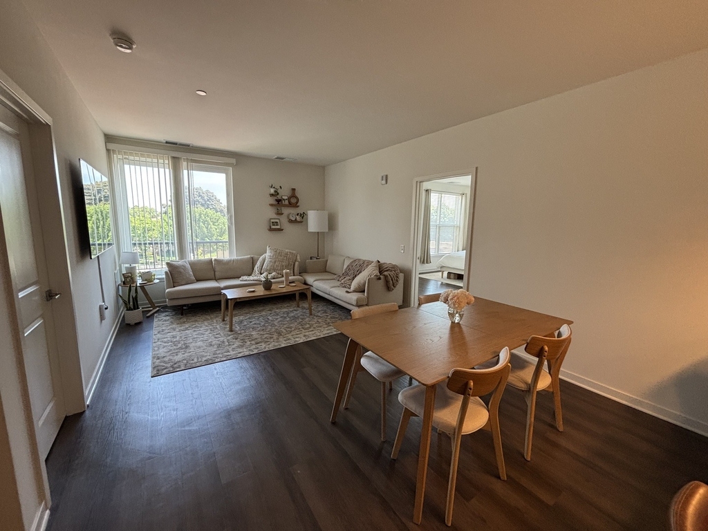 122 E Northwest Highway - Photo 2