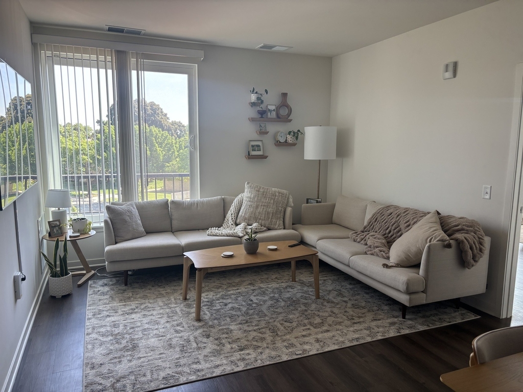 122 E Northwest Highway - Photo 3