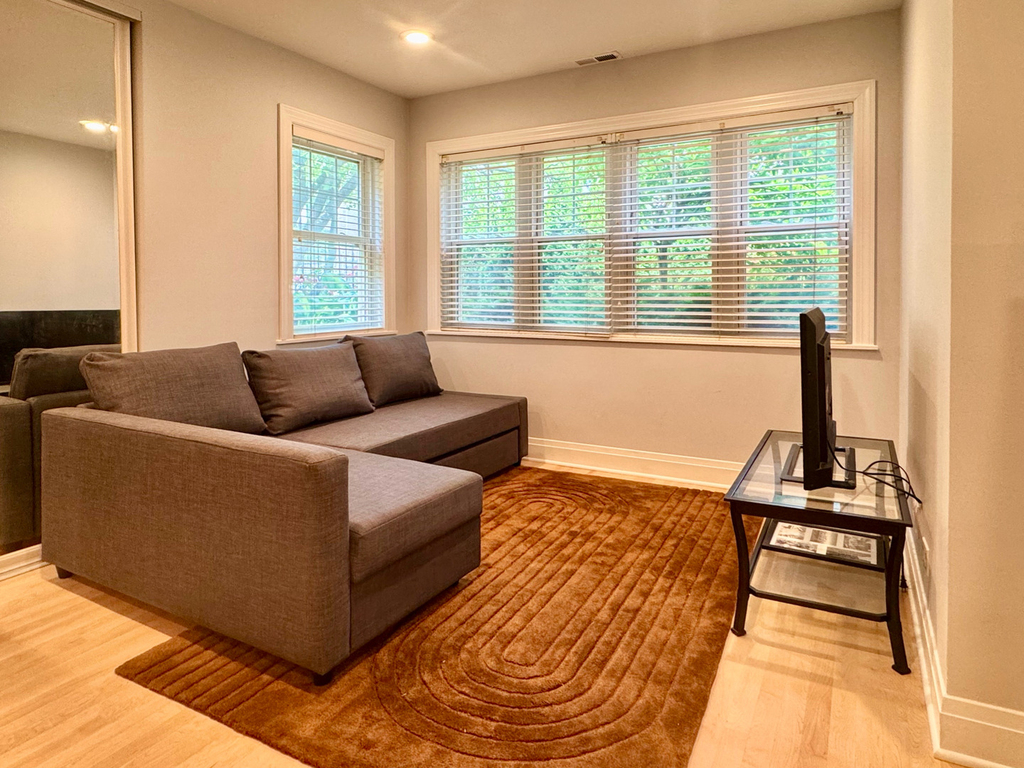 821 S Bell Avenue - Photo 1