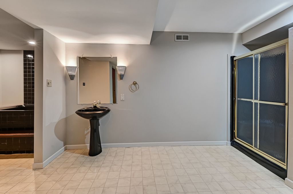 5631 S Elm Street - Photo 23