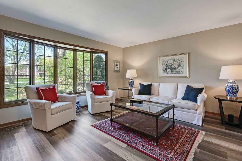 5631 S Elm Street - Photo 4