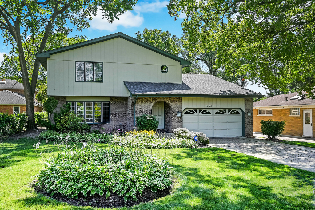 5631 S Elm Street - Photo 1