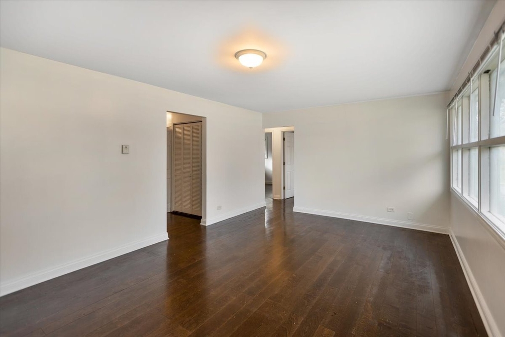 321 Onarga Street - Photo 9