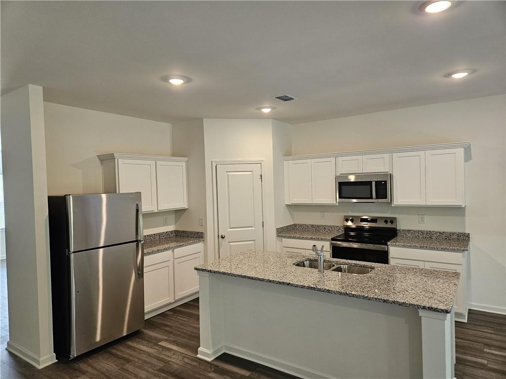 326 Silverton Drive - Photo 2