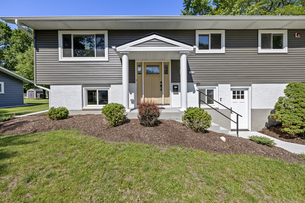 1570 Jefferson Road - Photo 2