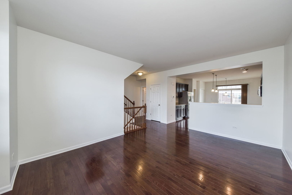 2511 Dunraven Avenue - Photo 3