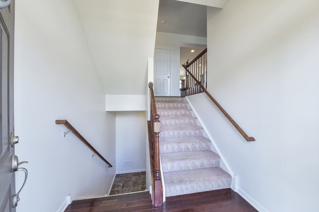 2511 Dunraven Avenue - Photo 1