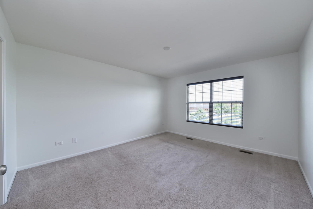 2511 Dunraven Avenue - Photo 11