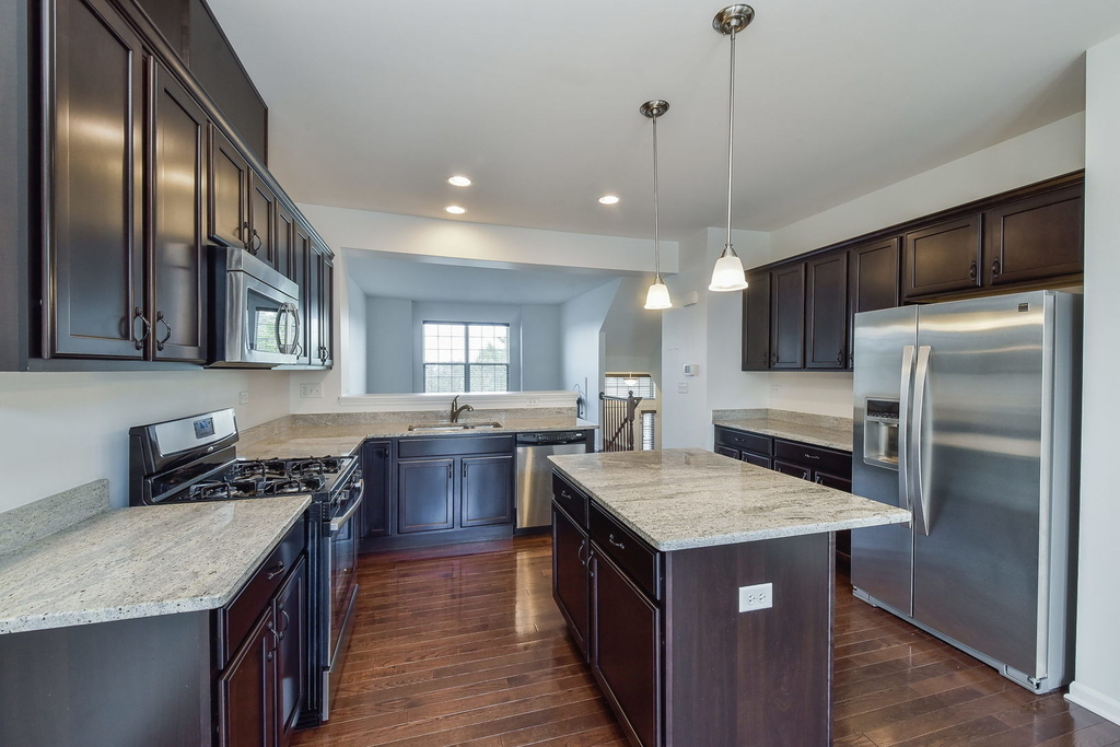 2511 Dunraven Avenue - Photo 5