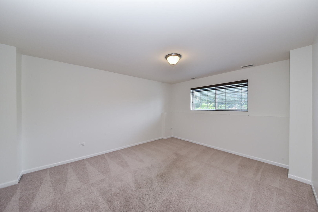 2511 Dunraven Avenue - Photo 15