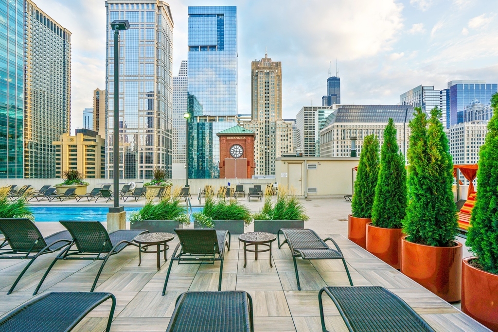 345 N Lasalle Drive - Photo 17