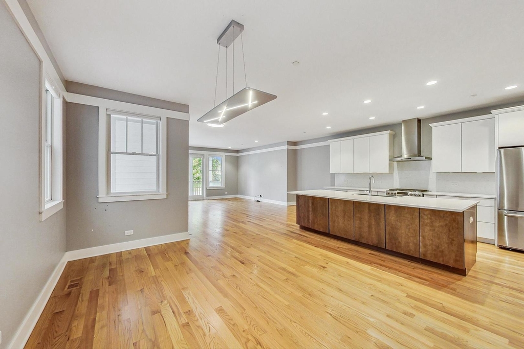8101 Floral Avenue - Photo 8