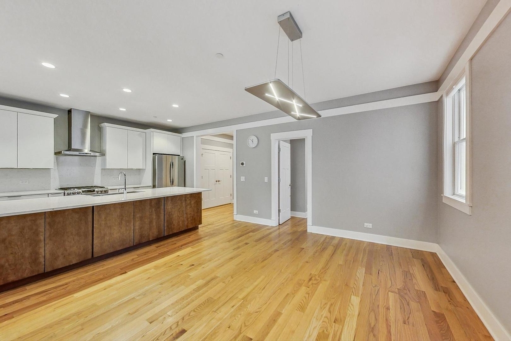 8101 Floral Avenue - Photo 9