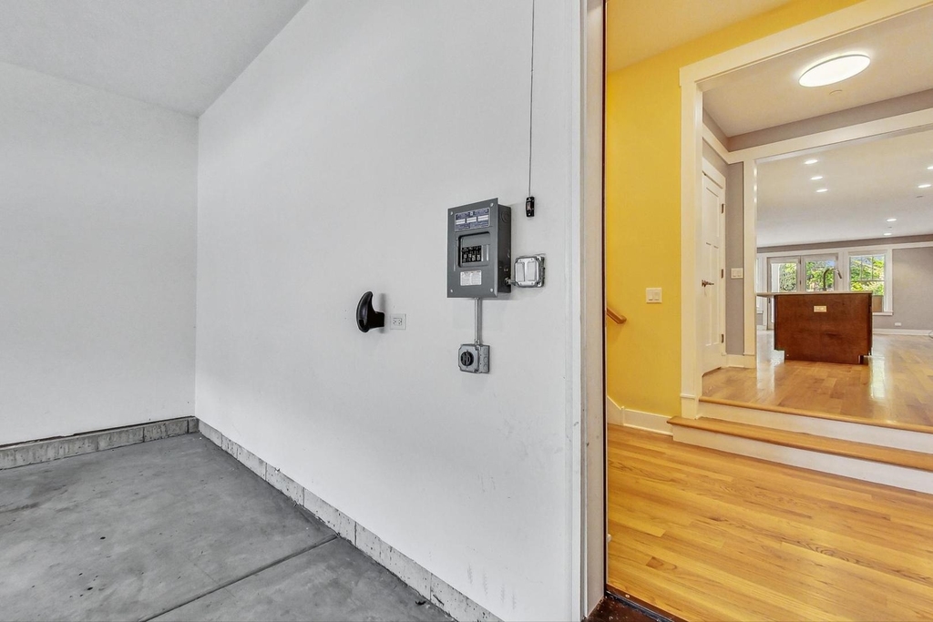 8101 Floral Avenue - Photo 37