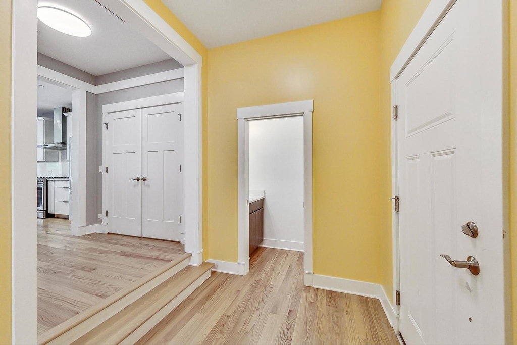 8101 Floral Avenue - Photo 12