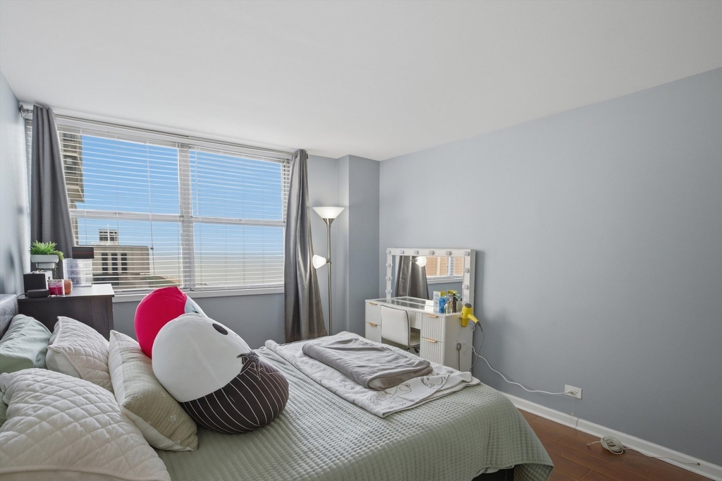6301 N Sheridan Road - Photo 20