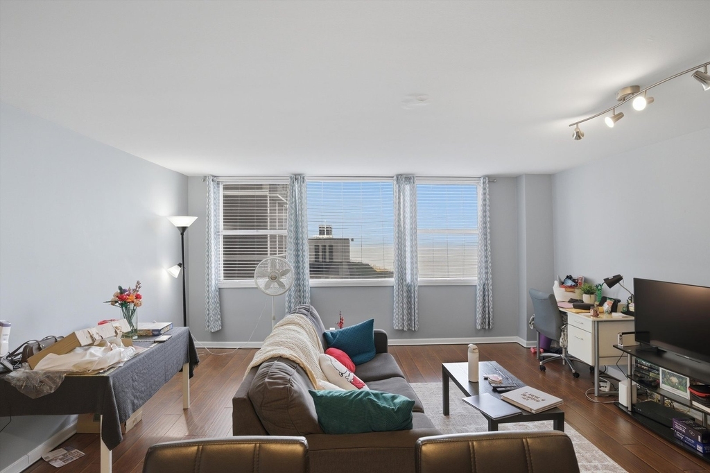 6301 N Sheridan Road - Photo 8
