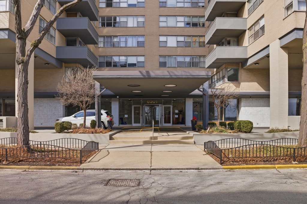 6301 N Sheridan Road - Photo 2