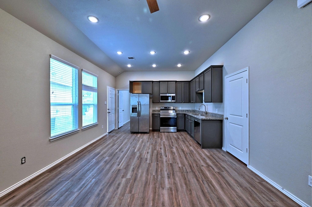 11552 Persimmon Street - Photo 7
