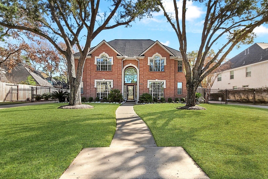 803 Chisel Point Drive - Photo 0