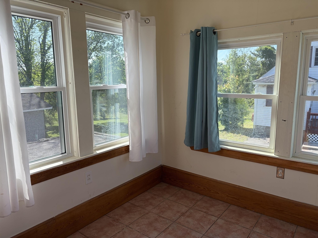 1420 Woodbury - Photo 4
